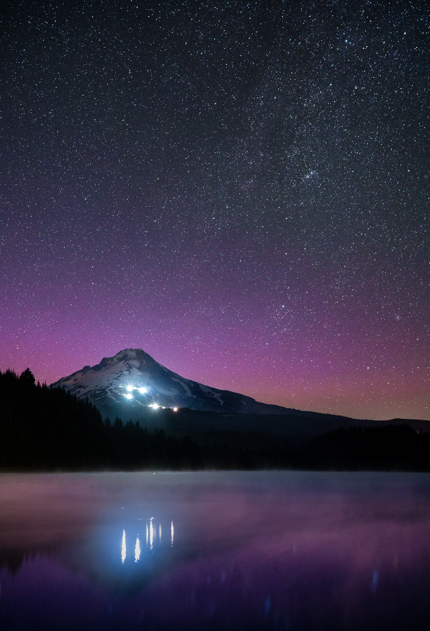 Trillium Lake Lights, Sony A7RII , Sony Zeiss Distagon 35mm f/1.4 , 20 sec, f/2.8, ISO 3200