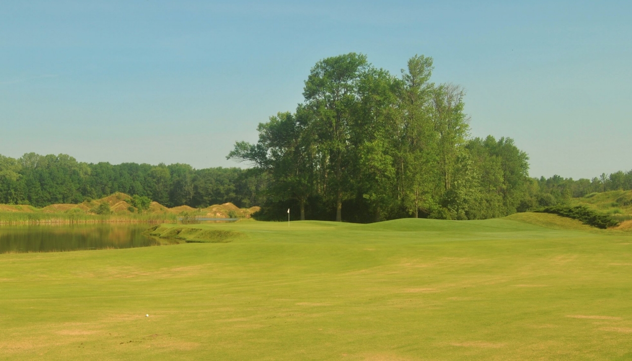 I laid up to 80 yards out in a perfect position for the next shot on the Par 5 fifth hole