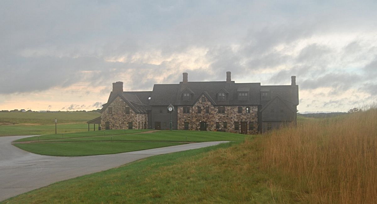 Erin Hills Club House under ominous weather conditions