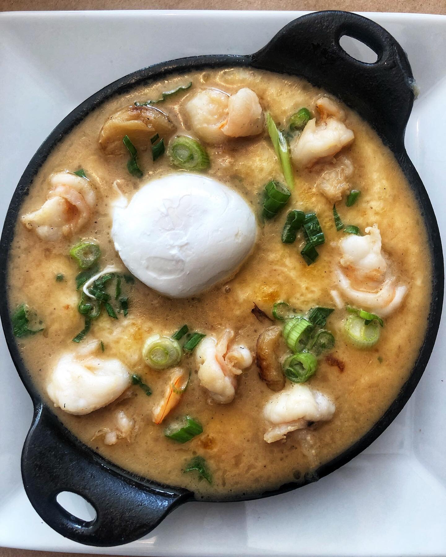 Brunch was five hours ago and I&rsquo;m still recovering 😵 Shrimp and grits is the best sedative, especially when it&rsquo;s so good you&rsquo;ve gotta eat the whole thing #theitisisreal