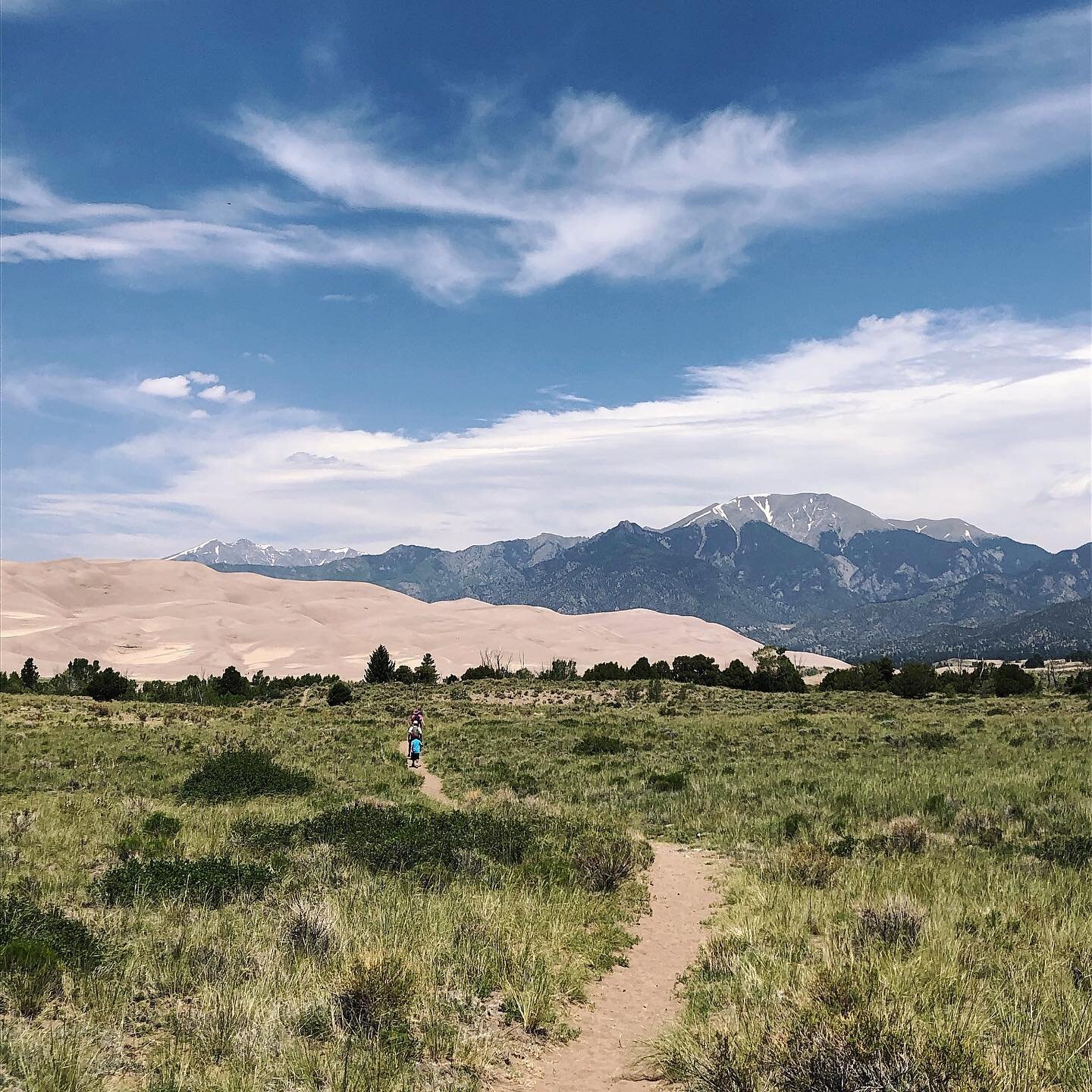 Is #wanderlustwednesday a thing? 🤔 Let&rsquo;s go with yes, just bc it gives me an excuse to talk about this summer&rsquo;s utterly awesome Colorado roadtrip - gorgeous scenery, great food, and even better company 🙌 Wrote about it for @budgettravel
