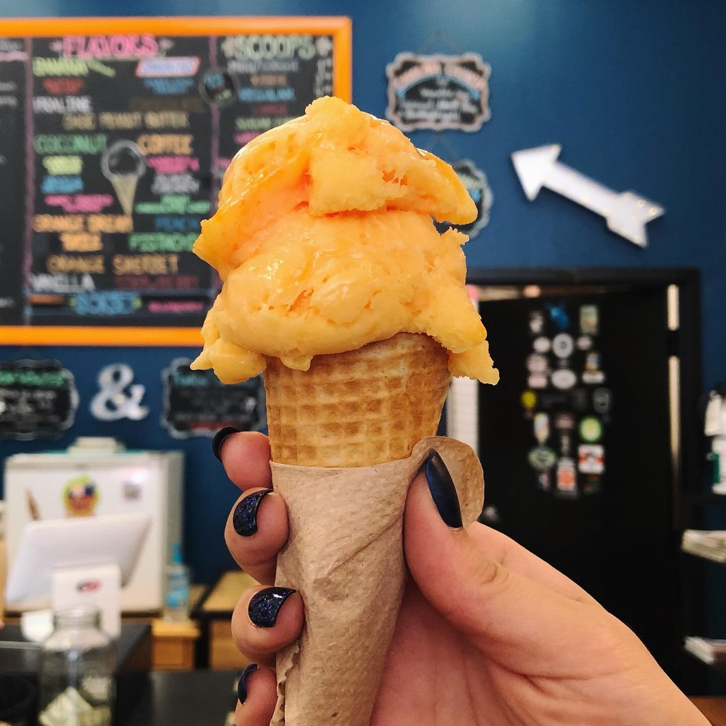 Weekend vibes 😎🍦💫 (mango sorbet from @treatraleigh, just the thing for a 90-degree day) #iscreamyouscream #latergram @visitraleigh @budgettravel