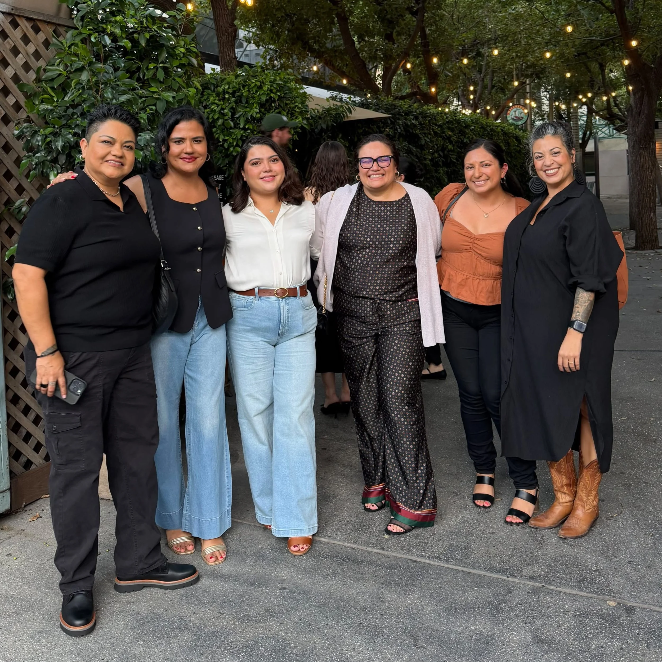Powerful Reunion of our 2026 Encuentro participants in town for @wendyamara&rsquo;s SOLD OUT event! 🙌🏽
.
Three years of Encuentro and it&rsquo;s magical to see it evolve and see the connections made! If you&rsquo;re curious about future opportuniti
