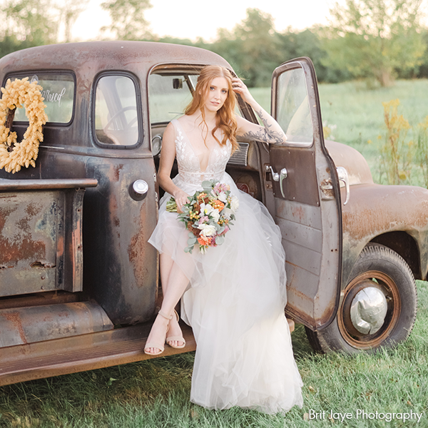 169_Honey-Farm-Dayton-Barn-Wedding-Venue.png