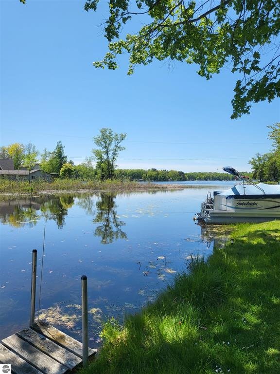 Carole Wilson Real Estate 5462 E. Lake Dr. AuSable Lake