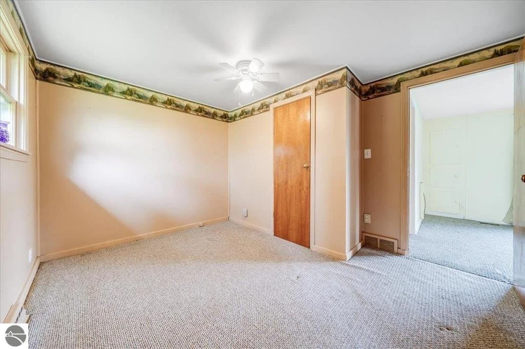 1936624-5d4bd60e-b9de-42f8-811a-4b76fd87e3b2.jpg