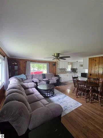 1949630-b0b197bc-4b55-4bee-81b9-e61584cbaf06.jpg