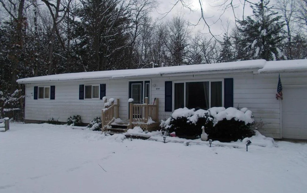 Carole Wilson Real Estate 5761 E. Esmond Rd.