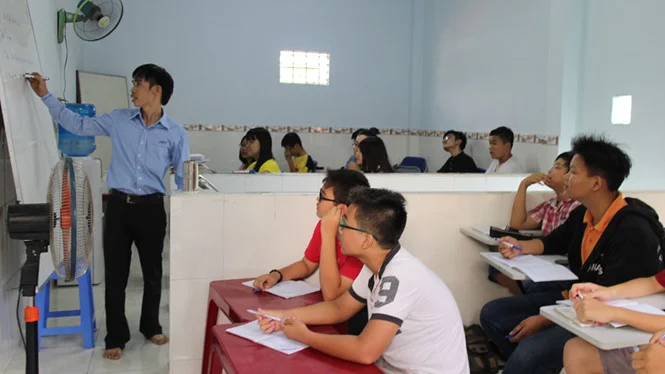 MS-004: Anh công nhân Quận 9, TP.HCM mải miết trao chữ cho trẻ em nghèo