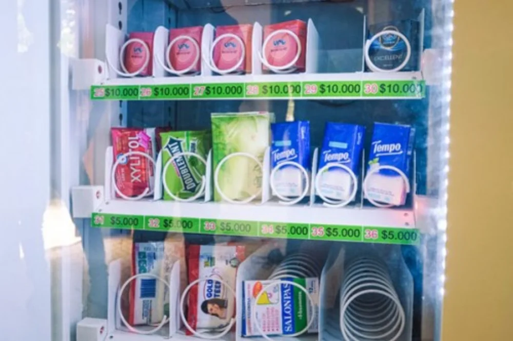 Ngoài bao cao su, iCondom cũng có thể bán các mặt hàng khác như kẹo cao su, khăn giấy...