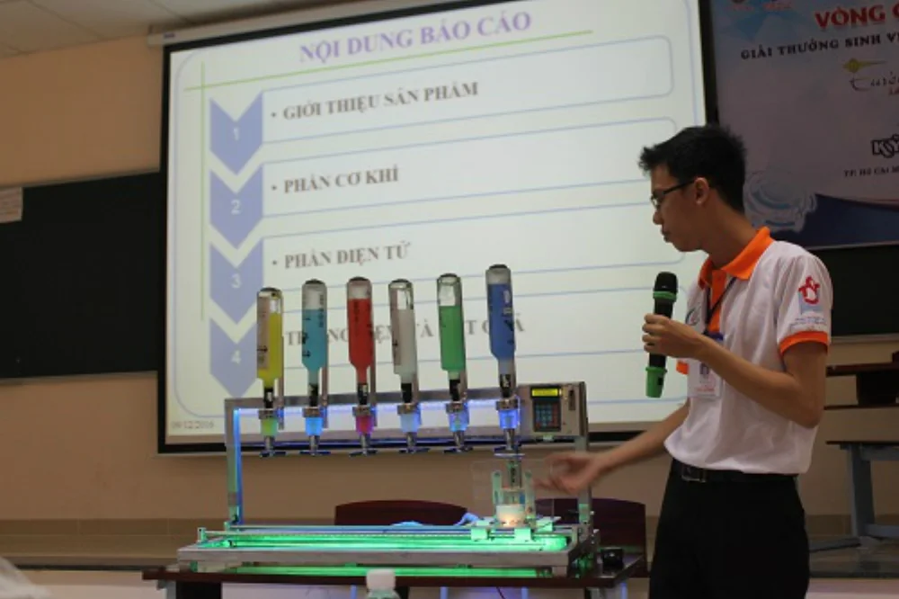 Sở Khoa học và Công nghệ mong muốn hoạt động sáng tạo, nghiên cứu của thanh thiếu niên TP.HCM thực chất hơn. Trong ảnh: Giới thiệu công trình nghiên cứu tại cuộc thi Sinh viên nghiên cứu khoa học Euréka do Thành đoàn tổ chức.