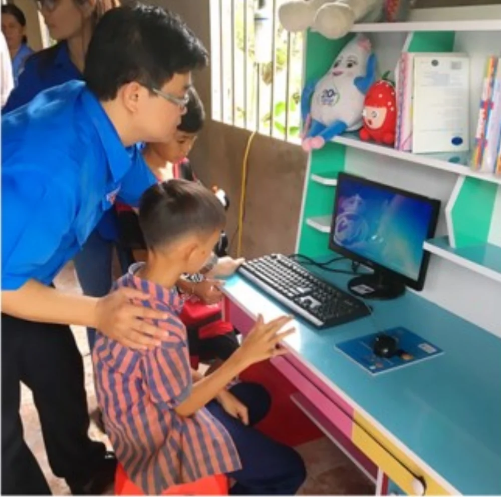 Cha con anh Lê Quốc Khanh an cư trong căn nhà tình bạn