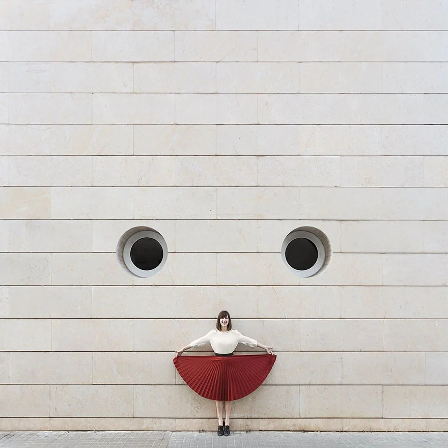 Bộ ảnh cặp đôi chơi đùa với kiến trúc khắp thế giới một cách độc đáo