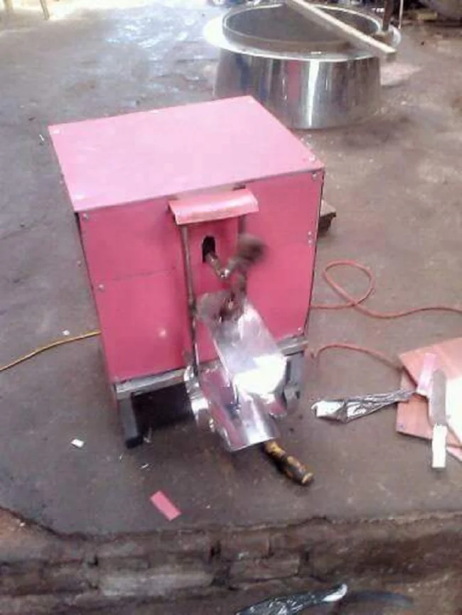  Chiếc máy được sản xuất từ người nông dân đã giúp ích nhiều người bệnh.