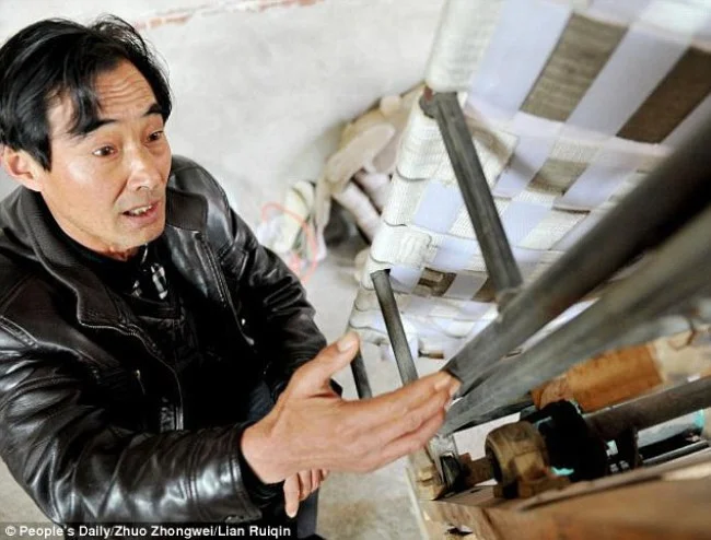 Ông Zhu còn sử dụng thiết bị của mình để giúp đỡ những người mắc bệnh sỏi thận ở nơi ông sinh sống