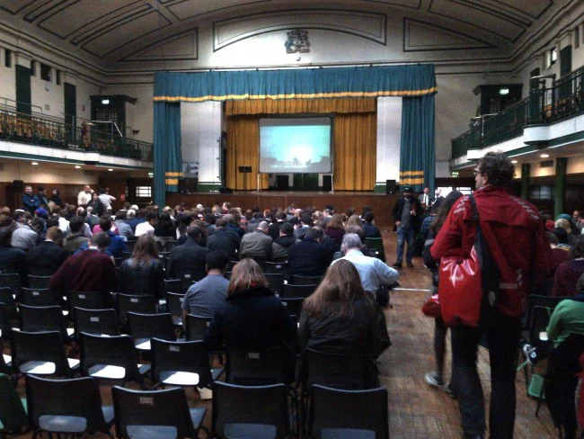 Rất nhiều người đến với "hội nghị"