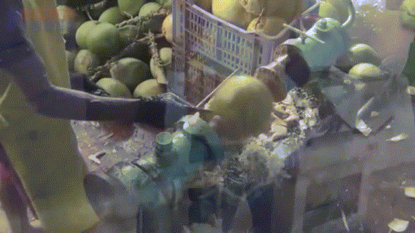 Là một công nhân, không biết tận dụng máy móc thì phí quá.