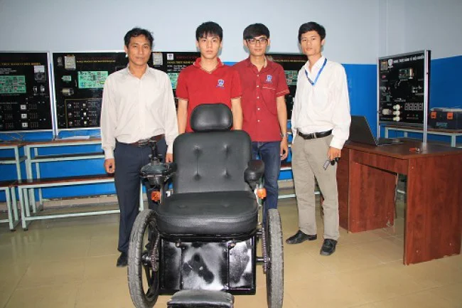Sản phẩm xe lăn điện là thành quả của nhóm giảng viên và sinh viên ĐH Nguyễn Tất Thành.
