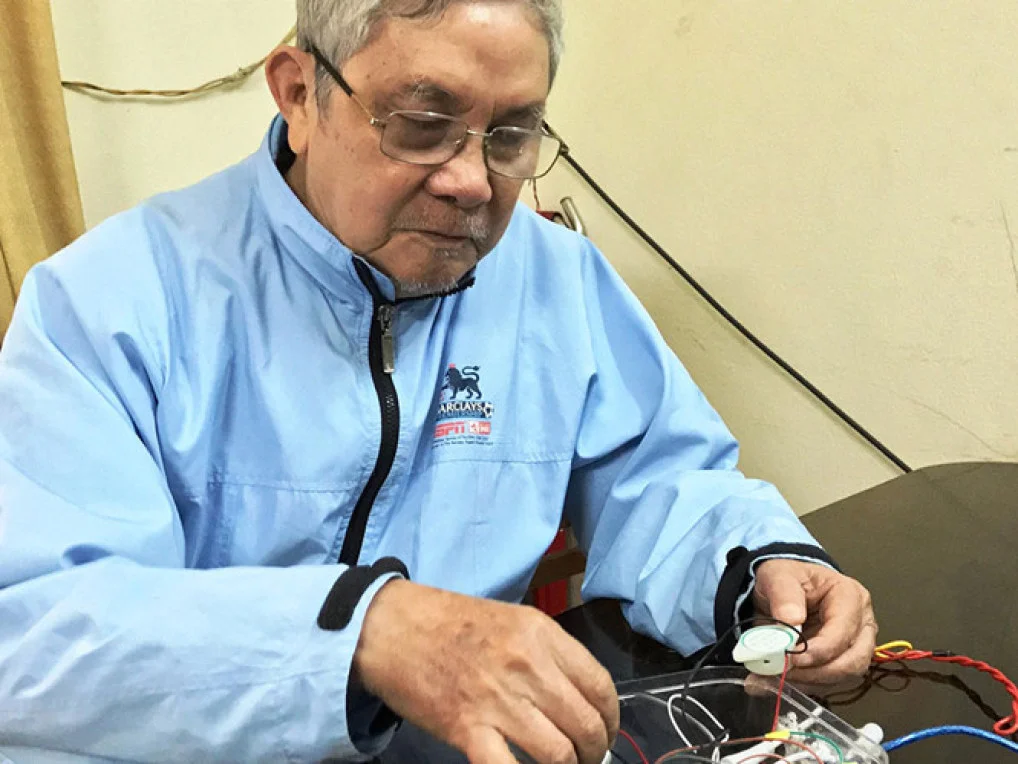 Cựu giảng viên 80 tuổi vẫn mê sáng tạo 