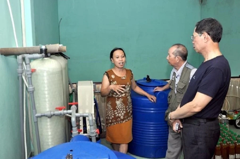 Từ chị nông dân Đà Nẵng thành bà chủ doanh nghiệp vì biến rác thải thành...nước rửa bát hữu cơ