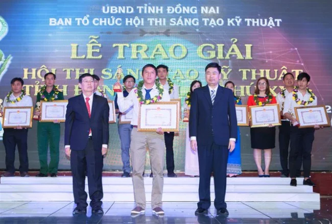 Sáng chế hệ thống chống trộm của anh Lợi đã được giải cao trong Hội thi sáng tạo kỹ thuật tỉnh Đồng Nai năm 2017