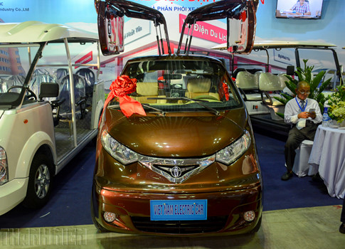  Sau khi hoàn chỉnh, mẫu ô tô điện đặc biệt này đã được trưng bày tại  Triển lãm Quốc tế về công nghiệp ô tô, xe máy và công nghiệp phụ trợ lần  thứ 14 (Saigon Autotech &amp; Accessories 2018) đang diễn ra tại  TP.HCM, để khách thưởng lãm có dịp khám