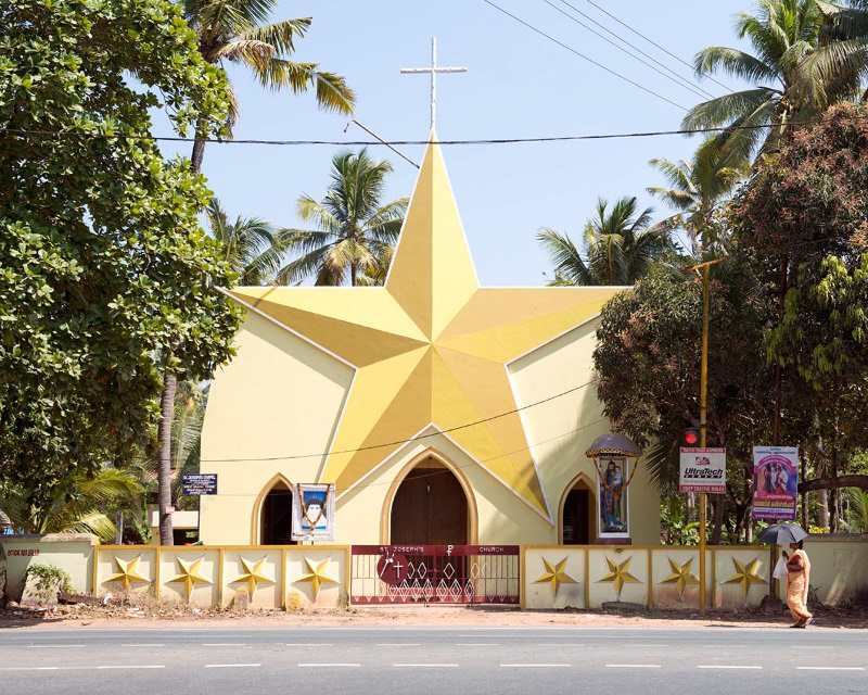  Nhà thờ St Joseph tại Thuravoor, Kerala   