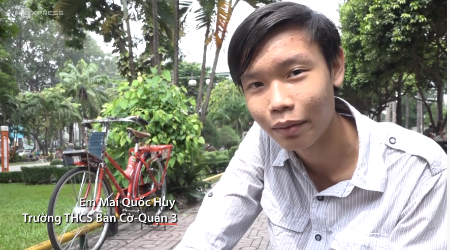 MS 028: Xe đạp quẹt thẻ từ, tự bật đèn của học sinh lớp 9 ở Sài Gòn