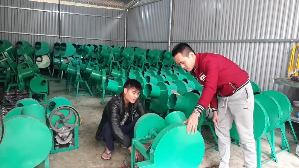 Trung bình mỗi ngày xưởng cơ khí của anh Ngọc sản xuất hàng chục chiếc máy