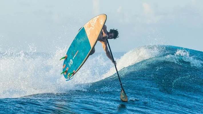Ván trượt làm từ lưới đánh cá tái chế của công ty Starboard.