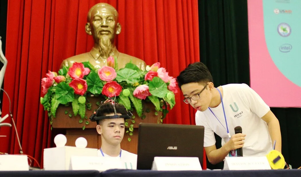 “Nhấp chuột chỉ bằng một cái gật đầu”