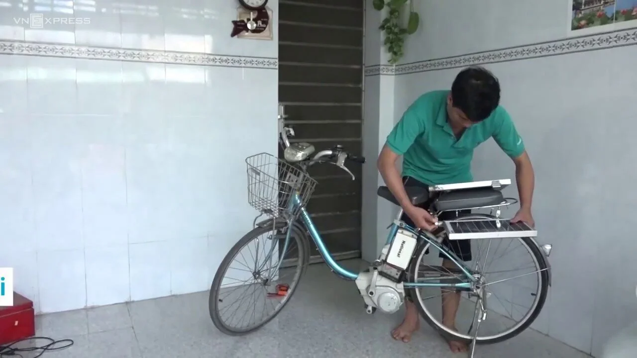 Thầy giáo độ xe đạp chạy bằng năng lượng mặt trời