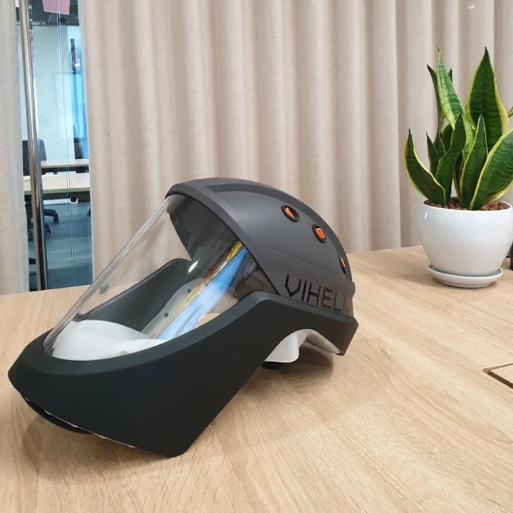 Học sinh Việt sáng chế mũ ngăn Covid 19
