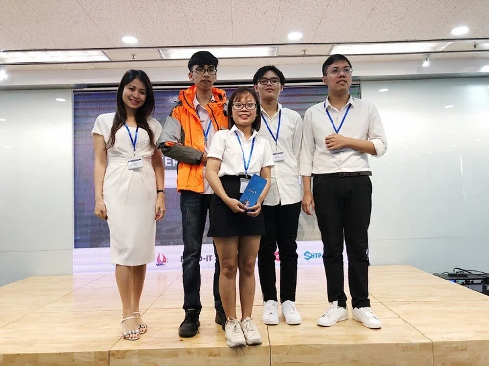 Áo phao đa năng giúp cứu nguy cho ngư dân đi biển