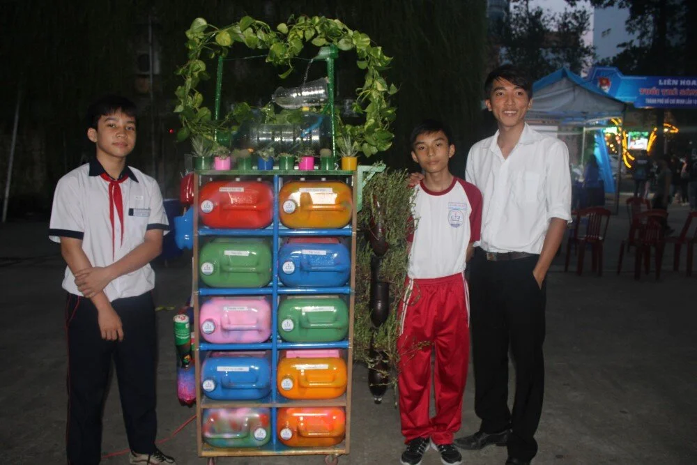Tủ đa năng tái chế từ đồ nhựa