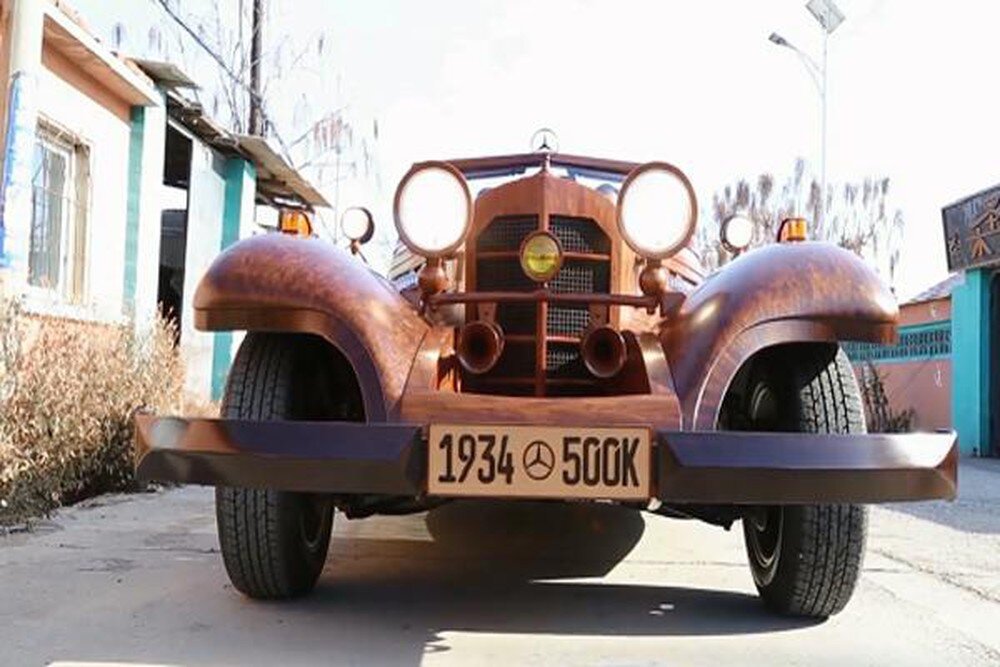 Thợ mộc 62 tuổi chế tạo ôtô bằng gỗ