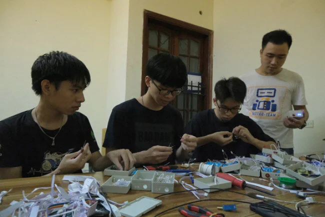 Hộp nhắc nhở thông minh giúp bác sĩ chăm sóc bệnh nhân COVID-19