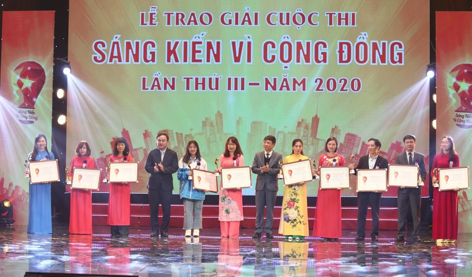 Nữ sinh xây dựng thành công web Moodle phục vụ dạy và học tiếng Anh trong nhà trường