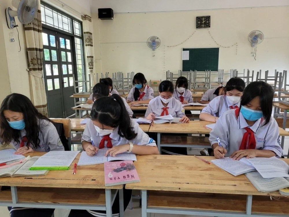 Giải pháp khuyến khích học sinh tự soạn đề cương ôn tập thi tuyển sinh vào lớp 10 môn ngữ văn tại Trường THCS Nguyễn Thị Hương