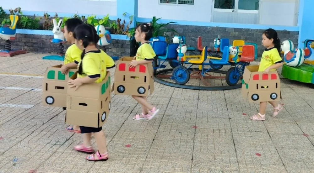 Sáng tạo đồ chơi hoạt động ngoài trời cho trẻ 5- 6 tuổi từ thùng giấy carton