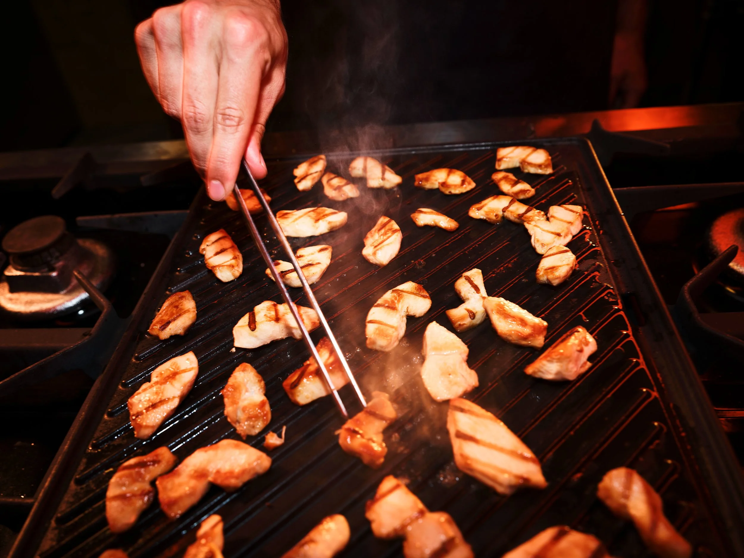 260601_DORITOS_LOADED_PREP_CHICKEN_0180.jpg