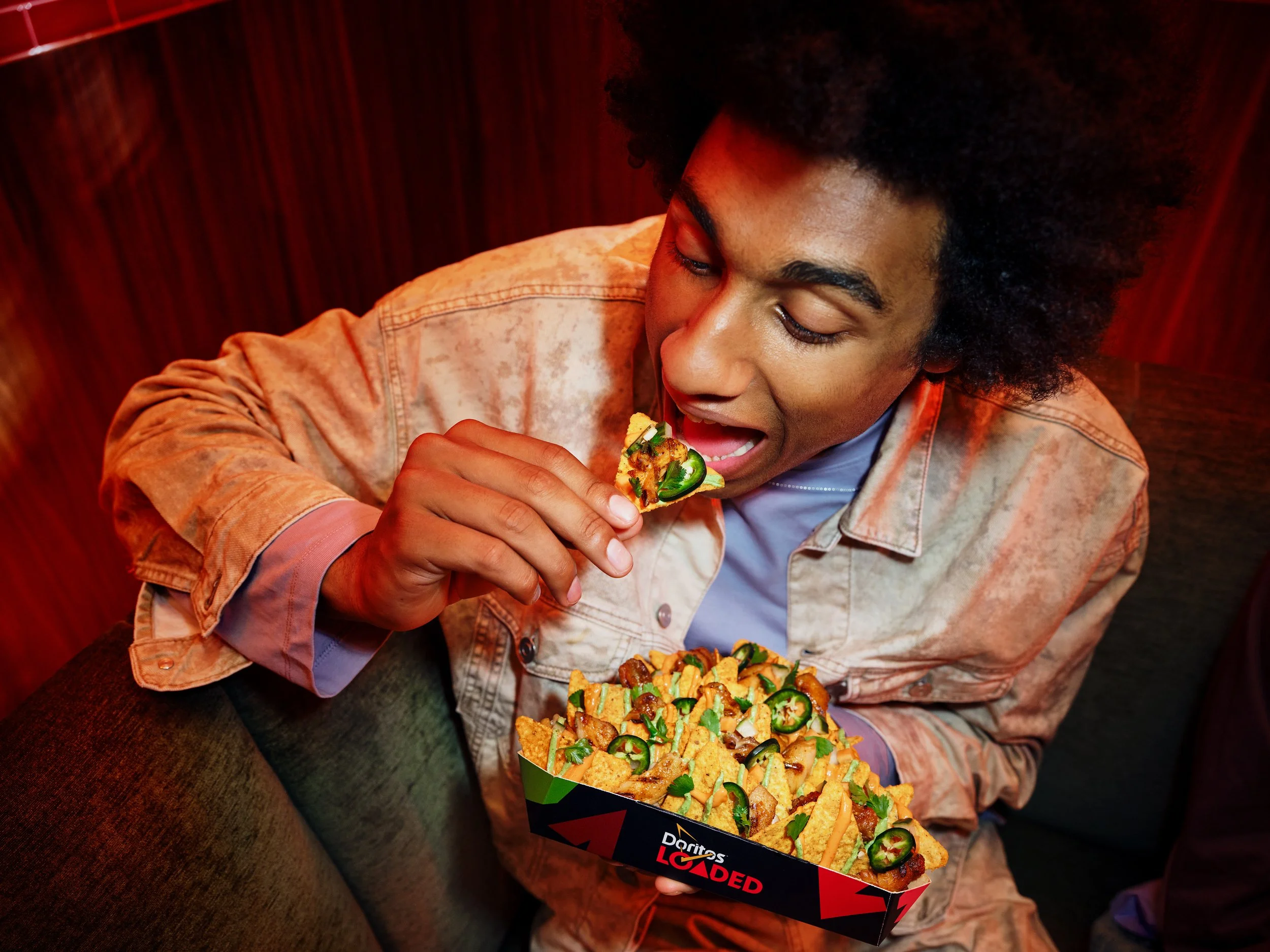 260601_DORITOS_LOADED_BITE_GORDON_R_HELL_FIRE_CHICKEN_TRAY_0124.jpg