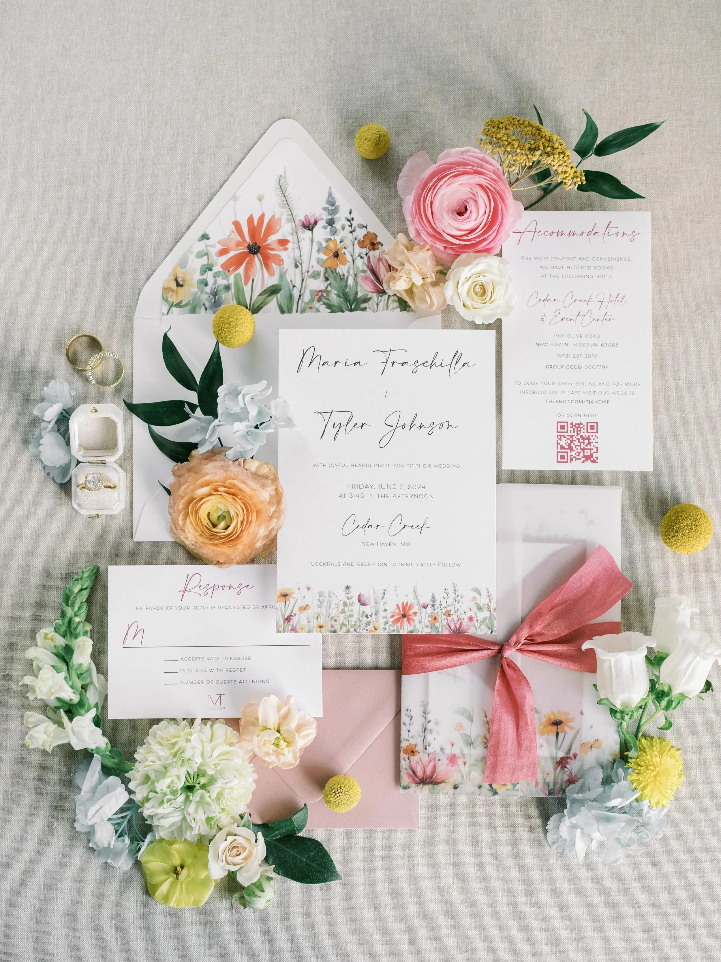 Flower power🌸 

Creating this invitation suite was extra fun. Every once in a while a bride will want to incorporate lots of color into her stationery, and the result is always extraordinary🤍

📸 @annieluiphotography.flatlays @annieluiphotography 
