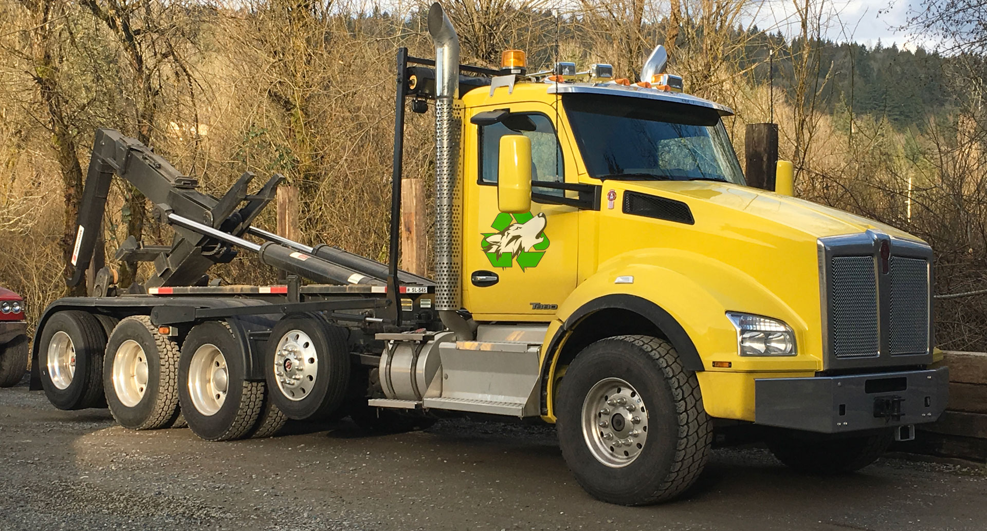 WolfTruck.jpg