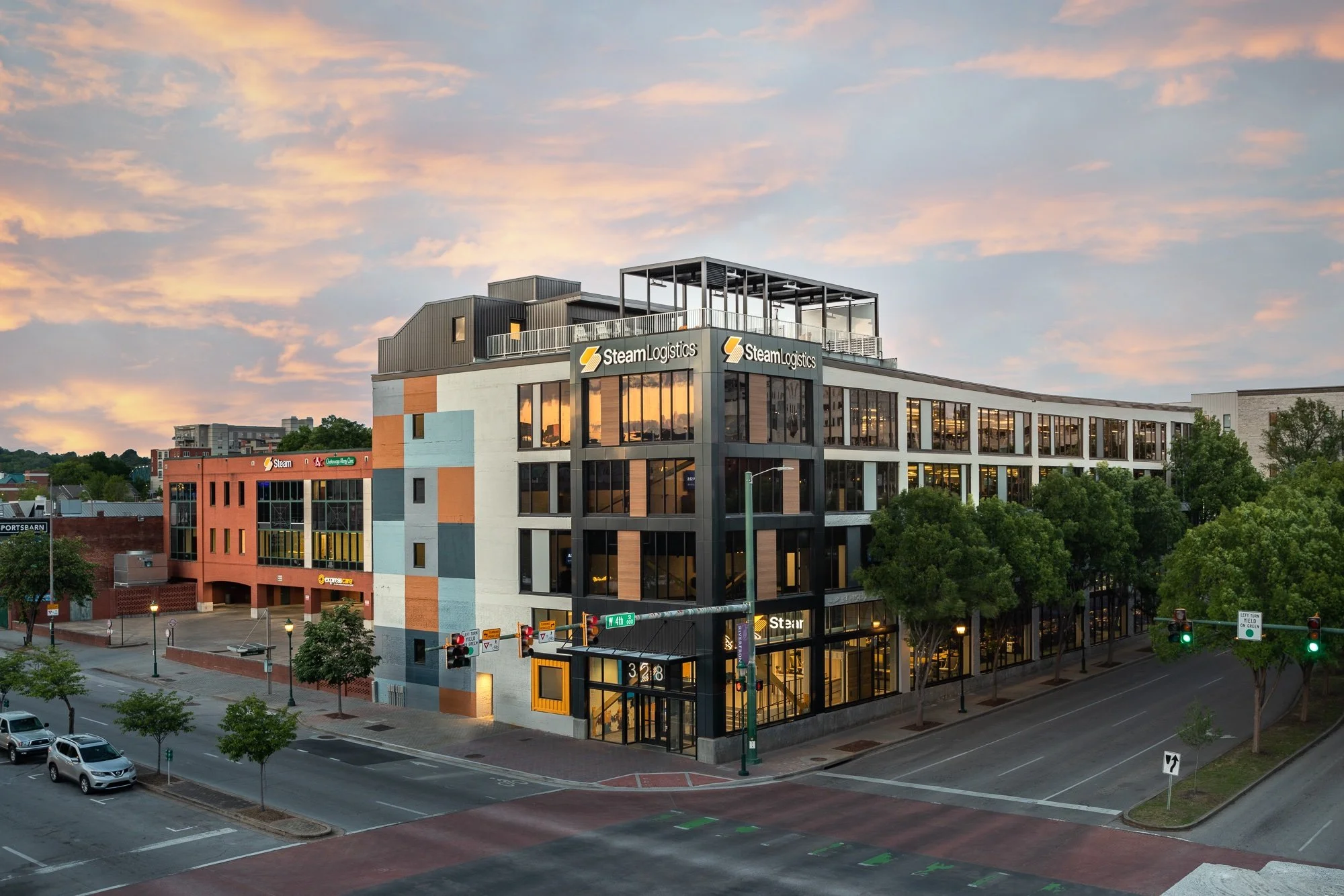 20230501_325Market__HoltWebb_0069-Edit copy.jpg