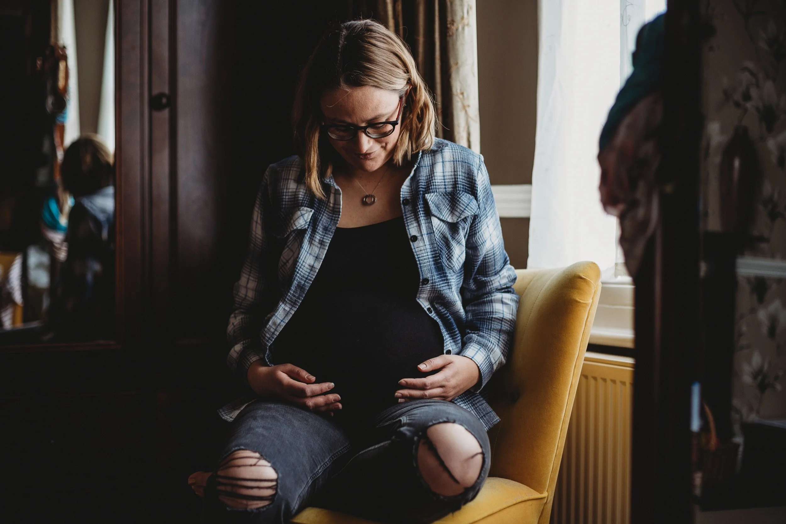 -bristol-somerset-clevedon-natural-maternity-at-home-session28- abigail-oliver-photography.jpg