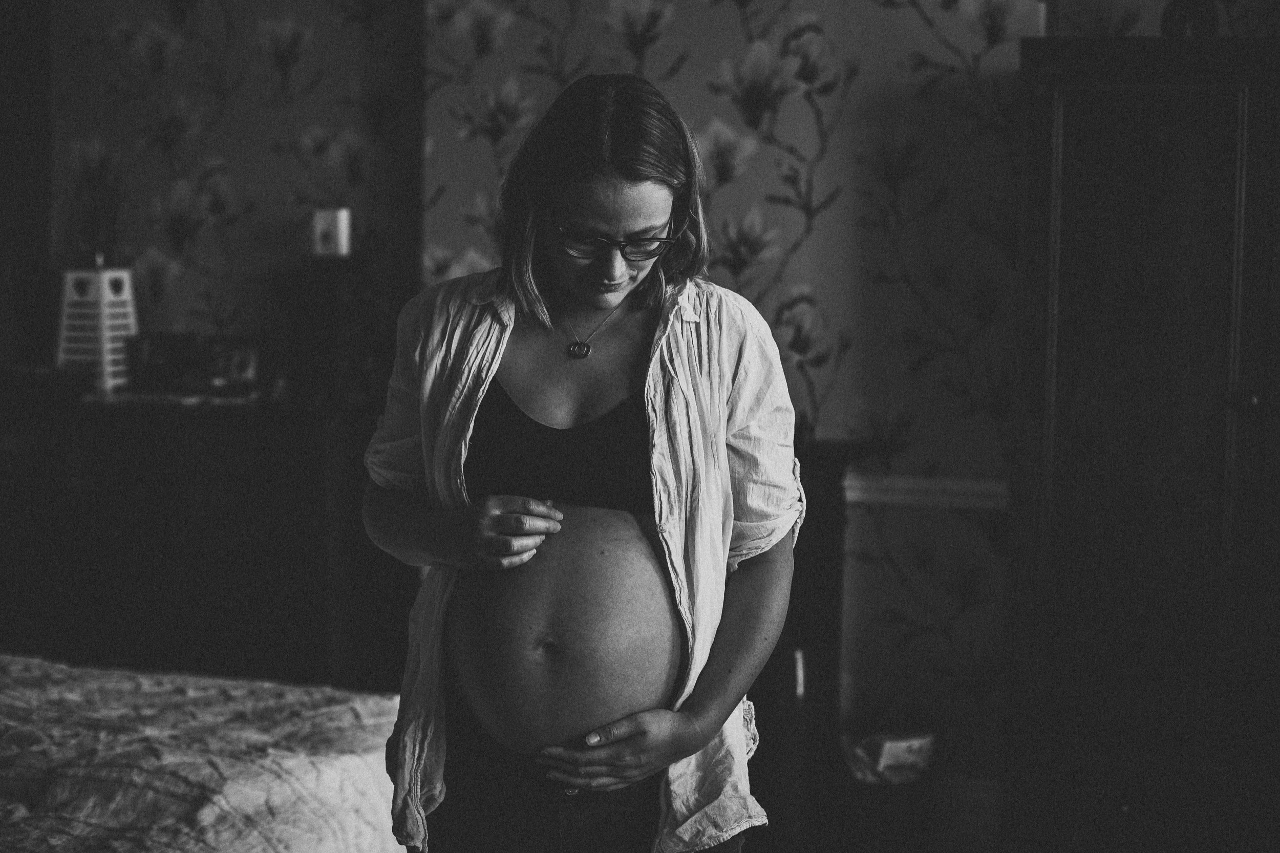 -bristol-somerset-clevedon-natural-maternity-at-home-session17- abigail-oliver-photography.jpg