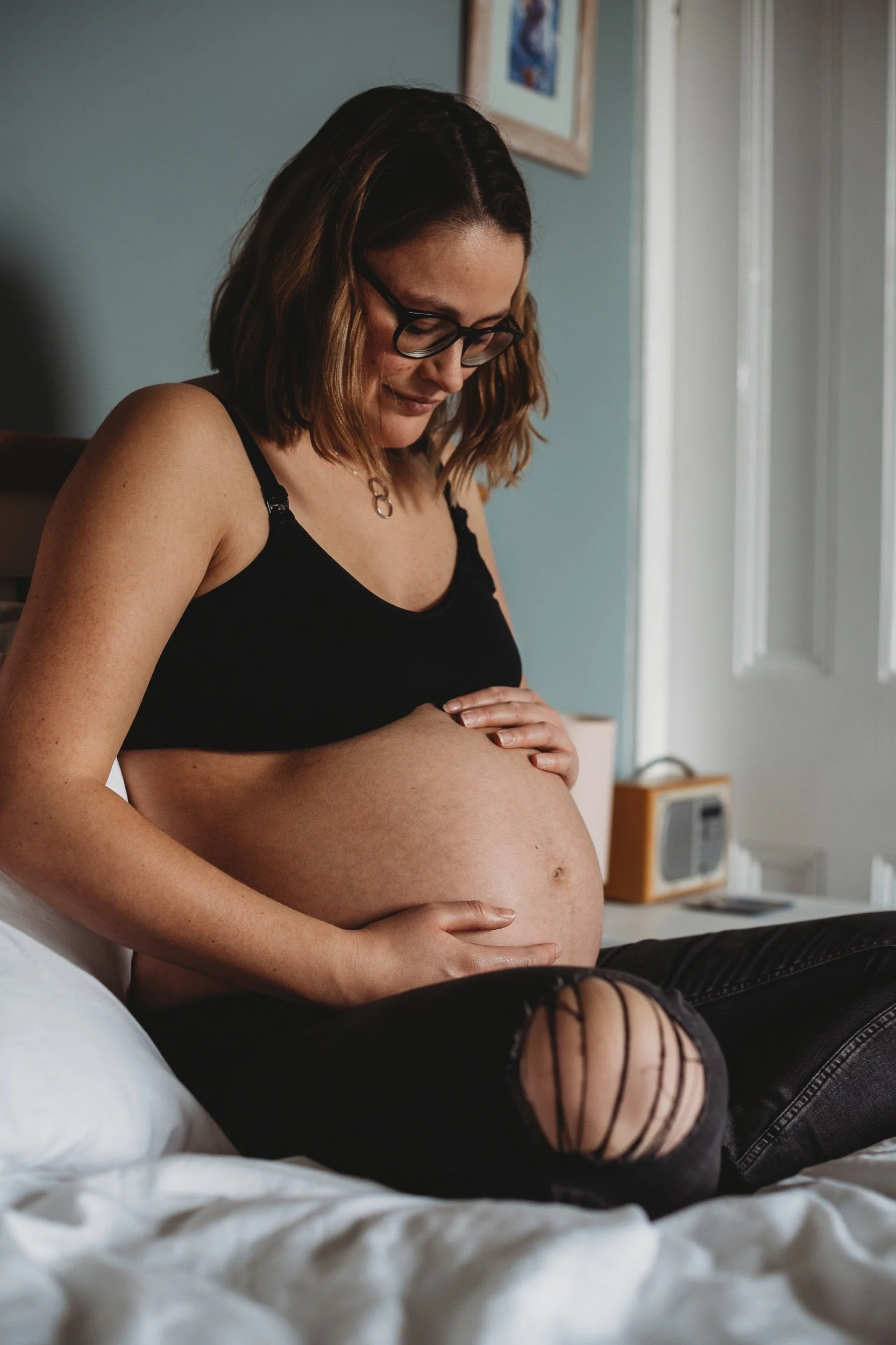 -bristol-somerset-clevedon-natural-maternity-at-home-session20- abigail-oliver-photography.jpg