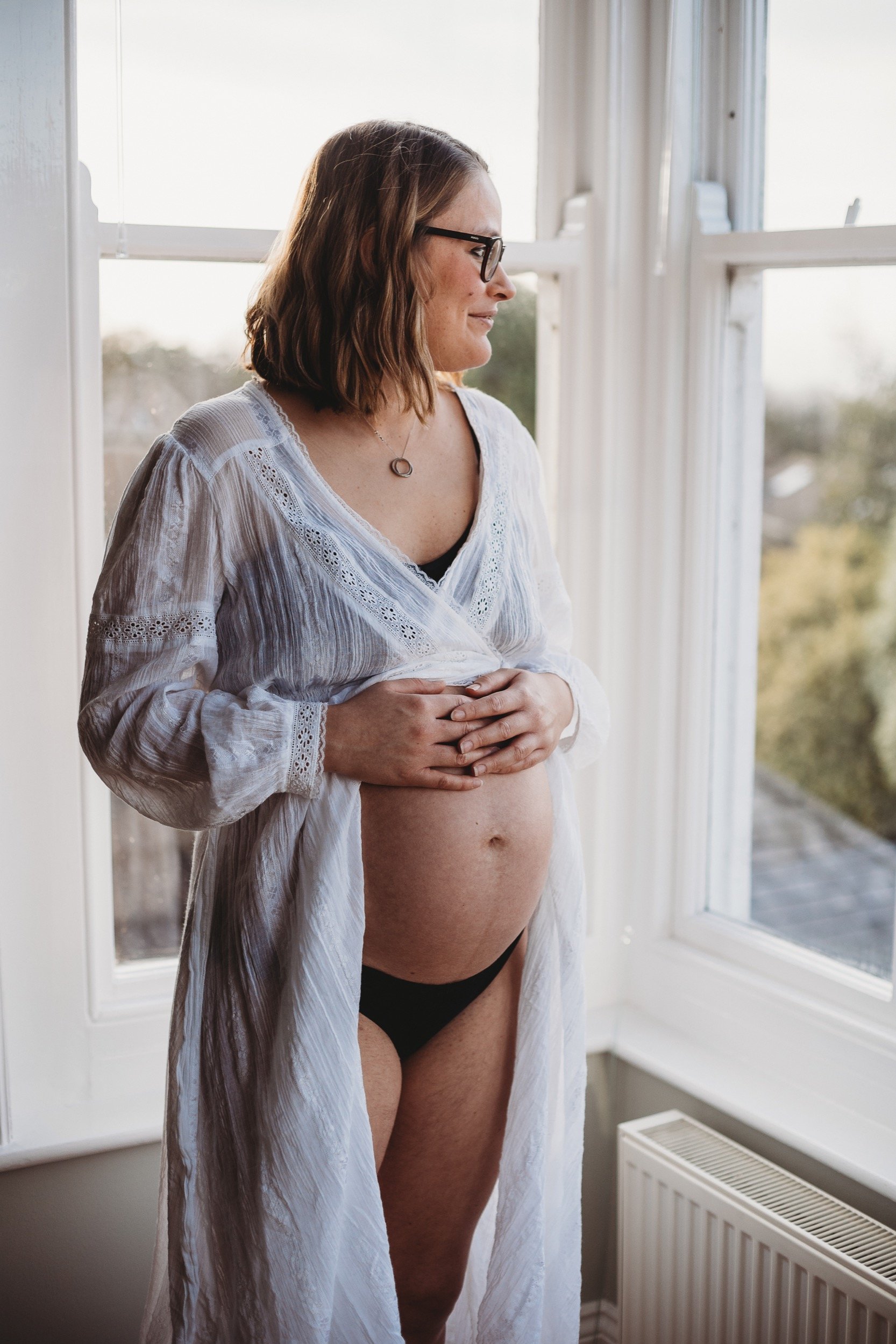 -bristol-somerset-clevedon-natural-maternity-at-home-session48- abigail-oliver-photography.jpg