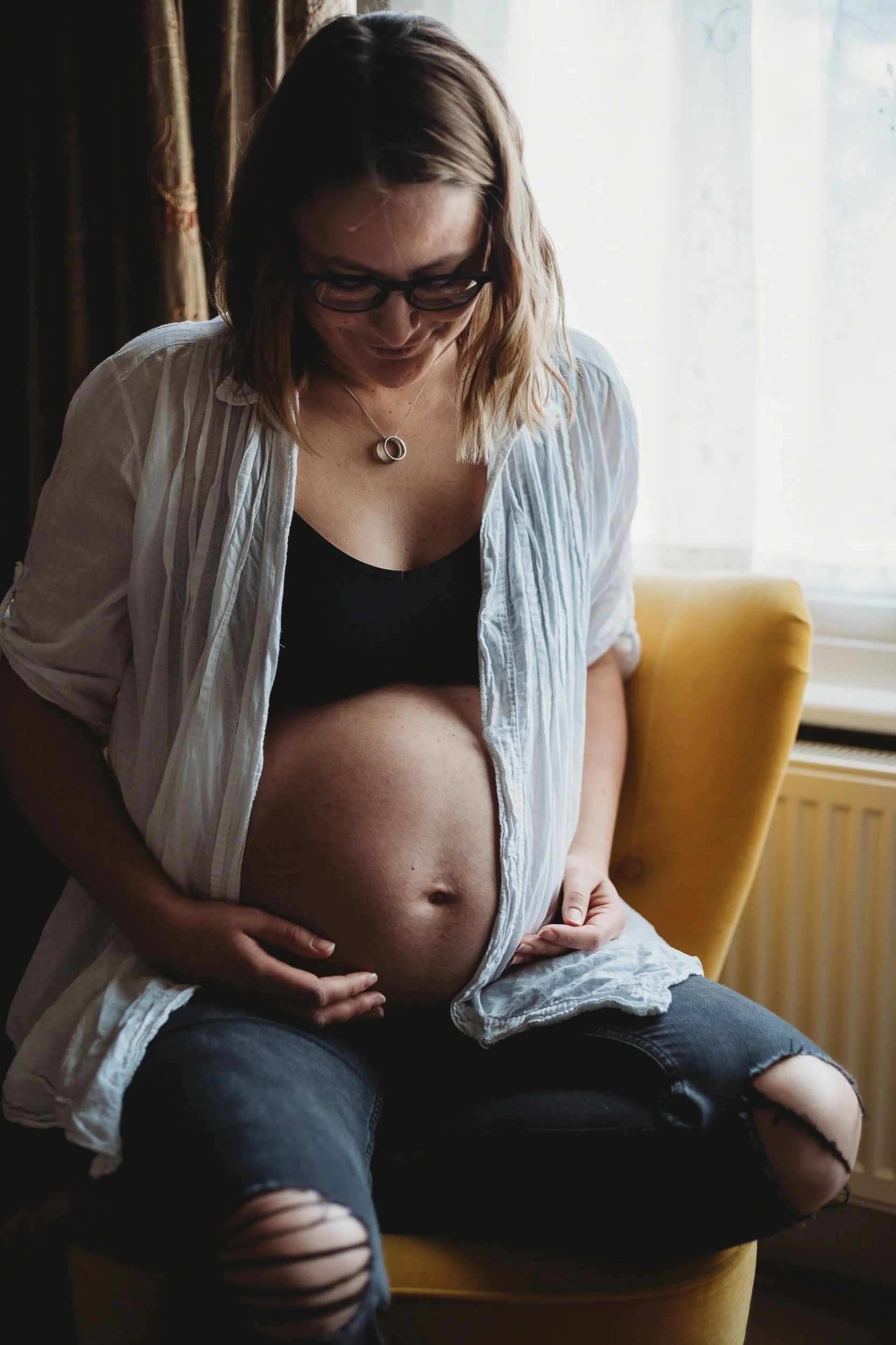 -bristol-somerset-clevedon-natural-maternity-at-home-session25- abigail-oliver-photography.jpg